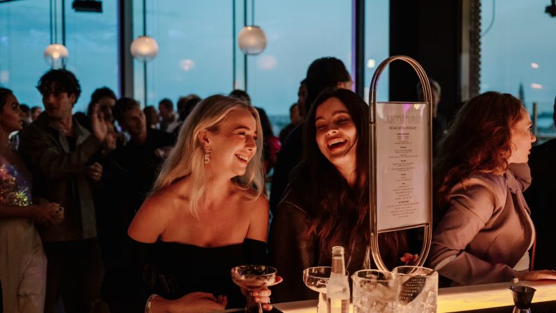 LuminAir: Chốn Ẩn Mình Trên Cao Giữa Lòng Amsterdam